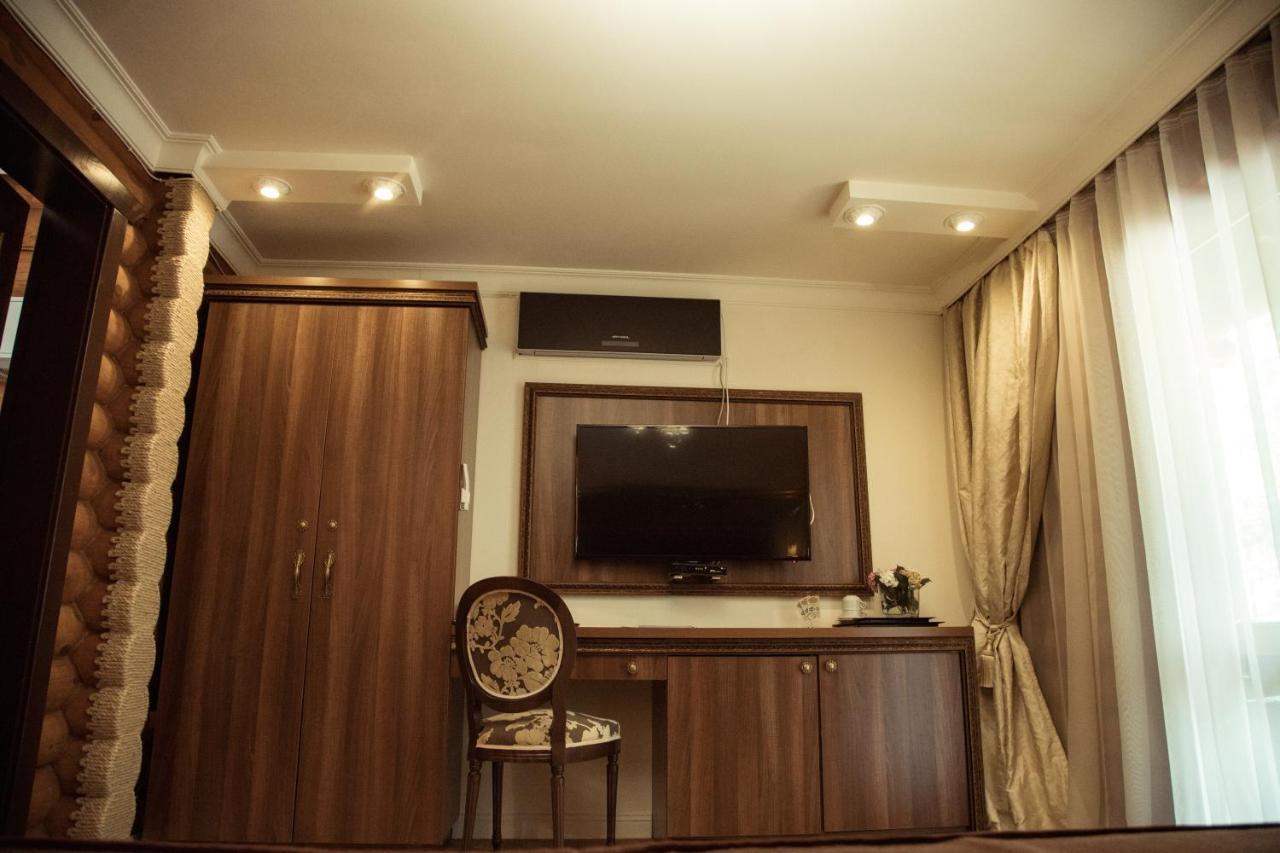 Загородный Отельно-Ресторанный Комплекс "Четыре Сезона" Pylypovychi Exteriör bild